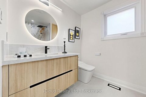 Photo 22 at 15 San Marko Place, East Woodbridge, Vaughan