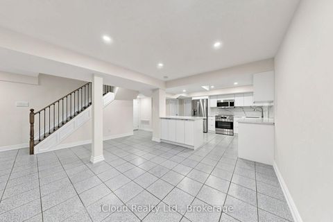 Photo 23 at 15 San Marko Place, East Woodbridge, Vaughan