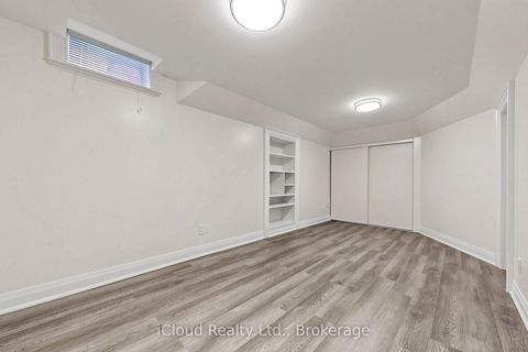 Photo 27 at 15 San Marko Place, East Woodbridge, Vaughan