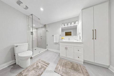 Photo 28 at 15 San Marko Place, East Woodbridge, Vaughan