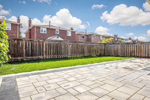 Photo 31 at 15 San Marko Place, East Woodbridge, Vaughan