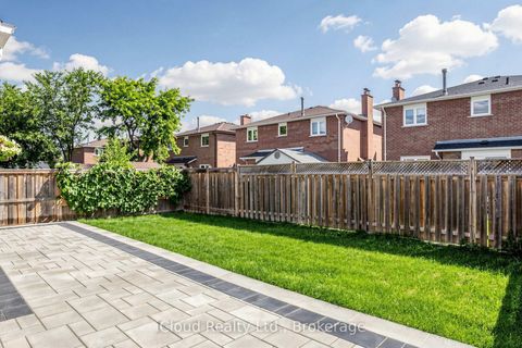 Photo 32 at 15 San Marko Place, East Woodbridge, Vaughan