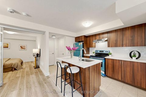 Photo 13 at 7 - 2335 Sheppard Avenue W, Pelmo Park W5, Toronto
