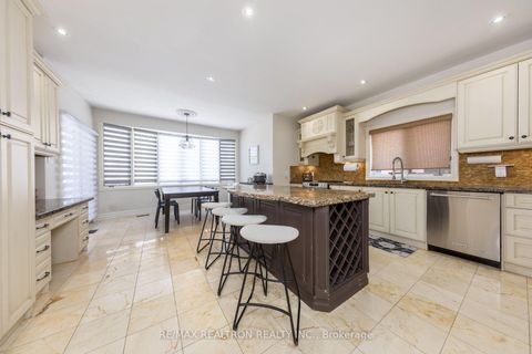 Photo 13 at 25 Clarkhill Street, Newtonbrook West, Toronto