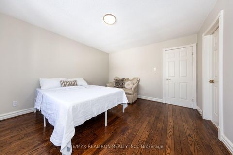 Photo 30 at 25 Clarkhill Street, Newtonbrook West, Toronto