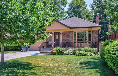 Photo 2 at 81 Flora Drive, Dorset Park, Toronto