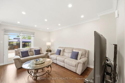 Photo 10 at 37 Cathy Jean Crescent, Jamestown, Toronto