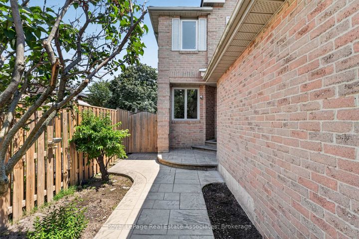 Photo 1 at 3346 Chartrand Crescent, Erin Mills, Mississauga