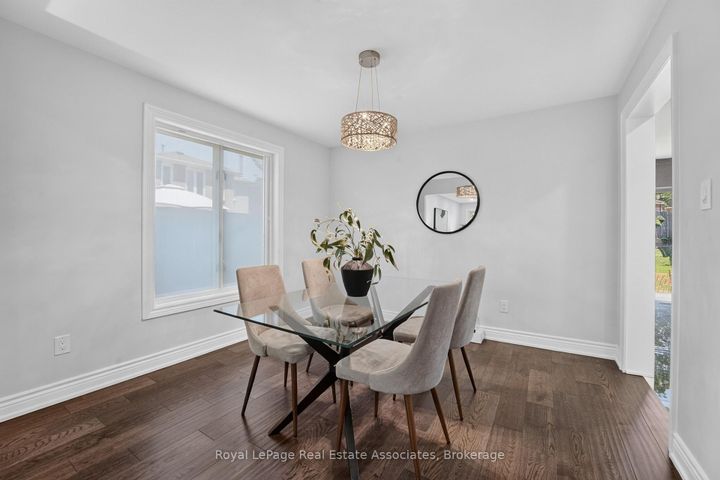 Photo 9 at 3346 Chartrand Crescent, Erin Mills, Mississauga