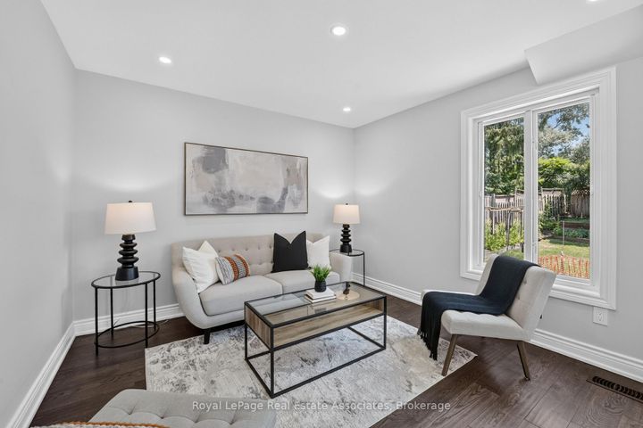 Photo 18 at 3346 Chartrand Crescent, Erin Mills, Mississauga