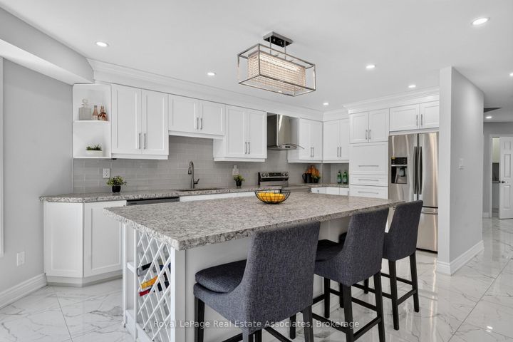 Photo 22 at 3346 Chartrand Crescent, Erin Mills, Mississauga