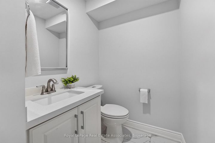 Photo 24 at 3346 Chartrand Crescent, Erin Mills, Mississauga