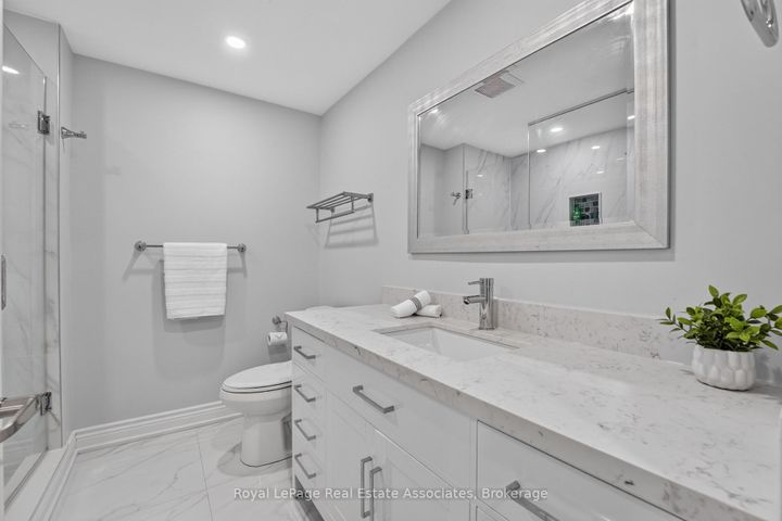 Photo 34 at 3346 Chartrand Crescent, Erin Mills, Mississauga