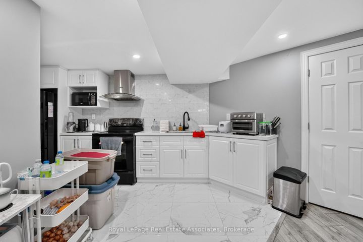 Photo 36 at 3346 Chartrand Crescent, Erin Mills, Mississauga