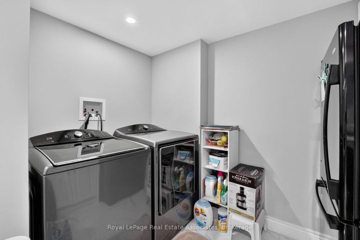 Photo 38 at 3346 Chartrand Crescent, Erin Mills, Mississauga