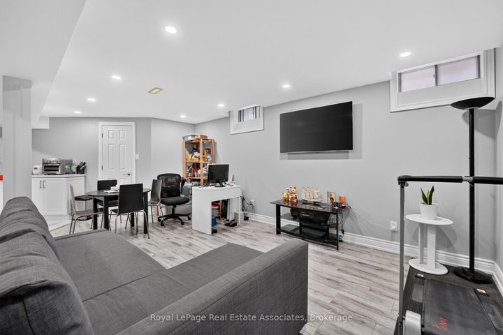 Photo 40 at 3346 Chartrand Crescent, Erin Mills, Mississauga