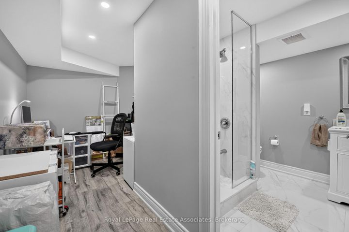 Photo 44 at 3346 Chartrand Crescent, Erin Mills, Mississauga