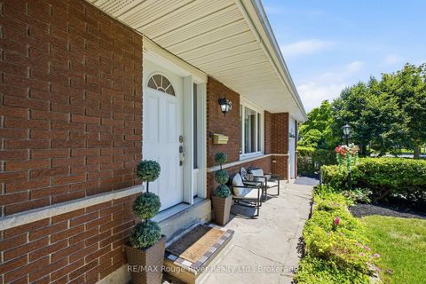 Photo 3 at 86 Shoredale Drive, Woburn, Toronto