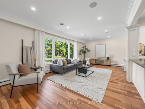 Photo 4 at 8 Tufton Crescent, Victoria Village, Toronto