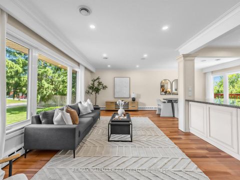 Photo 5 at 8 Tufton Crescent, Victoria Village, Toronto