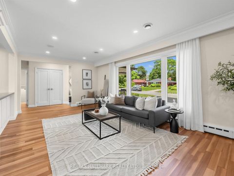 Photo 6 at 8 Tufton Crescent, Victoria Village, Toronto
