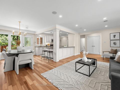 Photo 11 at 8 Tufton Crescent, Victoria Village, Toronto