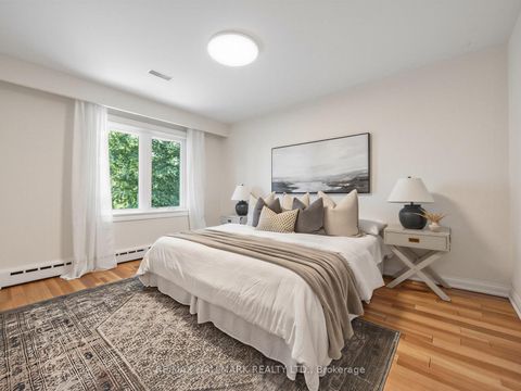 Photo 13 at 8 Tufton Crescent, Victoria Village, Toronto