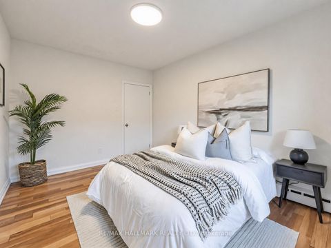 Photo 15 at 8 Tufton Crescent, Victoria Village, Toronto