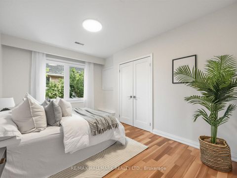 Photo 16 at 8 Tufton Crescent, Victoria Village, Toronto