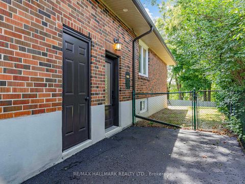Photo 25 at 8 Tufton Crescent, Victoria Village, Toronto