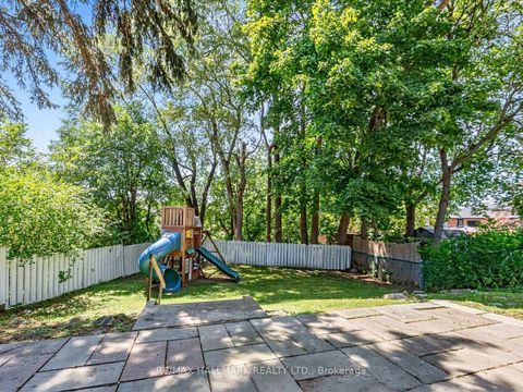 Photo 29 at 8 Tufton Crescent, Victoria Village, Toronto