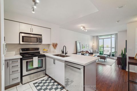Photo 4 at 615 - 231 Fort York Boulevard, Niagara, Toronto