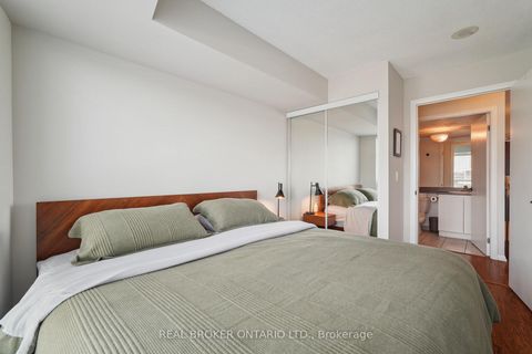 Photo 16 at 615 - 231 Fort York Boulevard, Niagara, Toronto