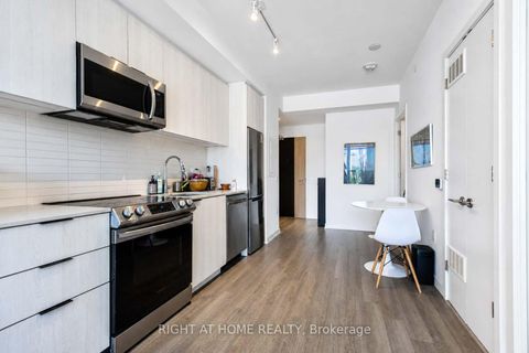 Photo 11 at 914 - 50 Power Street, Moss Park, Toronto