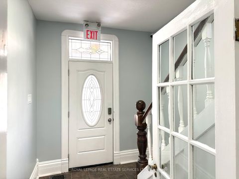 Photo 3 at 100 Essa Road, Allandale Centre, Barrie