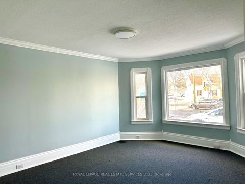 Photo 4 at 100 Essa Road, Allandale Centre, Barrie