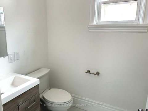 Photo 13 at 100 Essa Road, Allandale Centre, Barrie