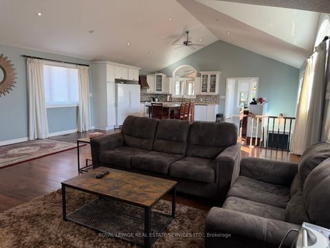 Photo 22 at 100 Essa Road, Allandale Centre, Barrie