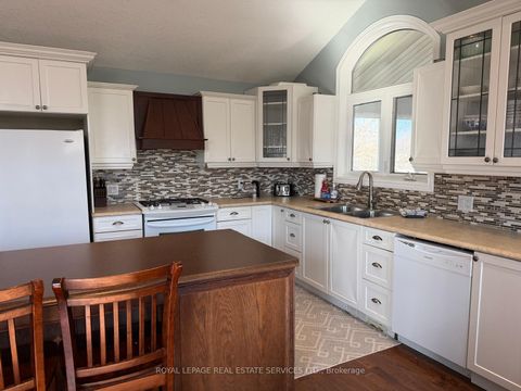 Photo 25 at 100 Essa Road, Allandale Centre, Barrie