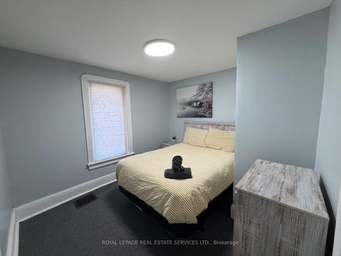 Photo 34 at 100 Essa Road, Allandale Centre, Barrie