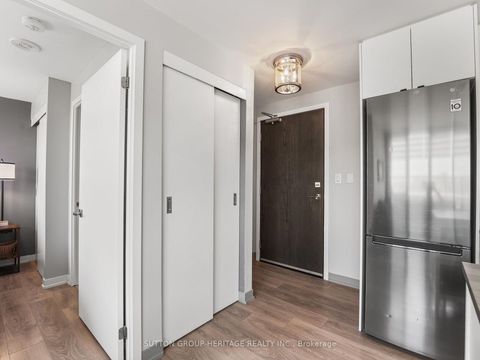 Photo 3 at 702 - 1401 O'connor Drive, Parkview, Toronto