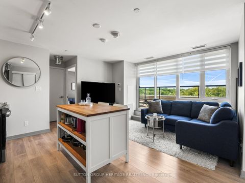 Photo 4 at 702 - 1401 O'connor Drive, Parkview, Toronto