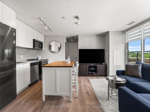 Photo 6 at 702 - 1401 O'connor Drive, Parkview, Toronto