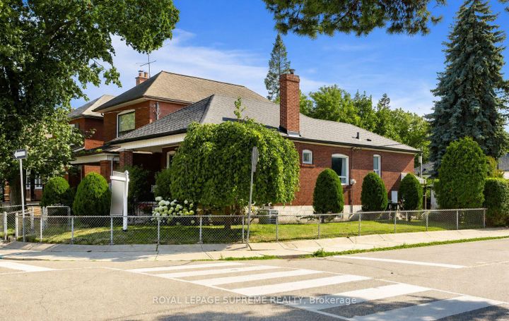 Photo 2 at 50 Brookside Avenue, Bloor West Village, Toronto