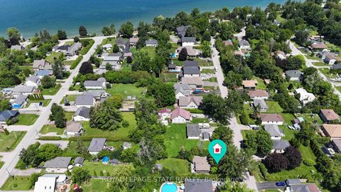 Photo 3 at 104 Farley Circle, Historic Lakeshore Communities, Georgina