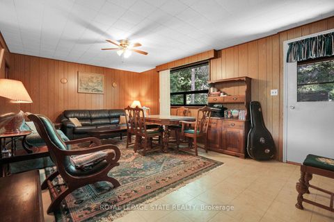 Photo 5 at 104 Farley Circle, Historic Lakeshore Communities, Georgina