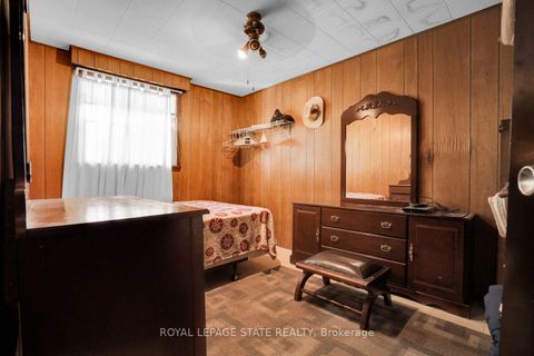 Photo 10 at 104 Farley Circle, Historic Lakeshore Communities, Georgina