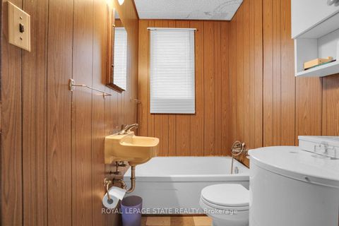 Photo 14 at 104 Farley Circle, Historic Lakeshore Communities, Georgina