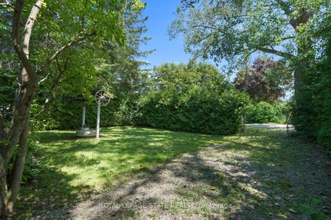Photo 16 at 104 Farley Circle, Historic Lakeshore Communities, Georgina