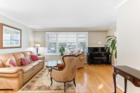 Photo 5 at 35 Sedgemount Drive, Woburn, Toronto